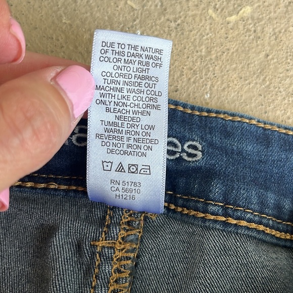 Like new dark wash Maurice’s jeggings - Picture 7 of 13